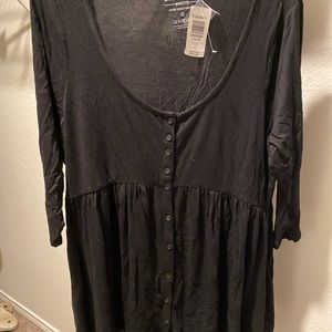 Torrid brand SUPER SOFT BLACK BUTTON BABYDOLL TEE